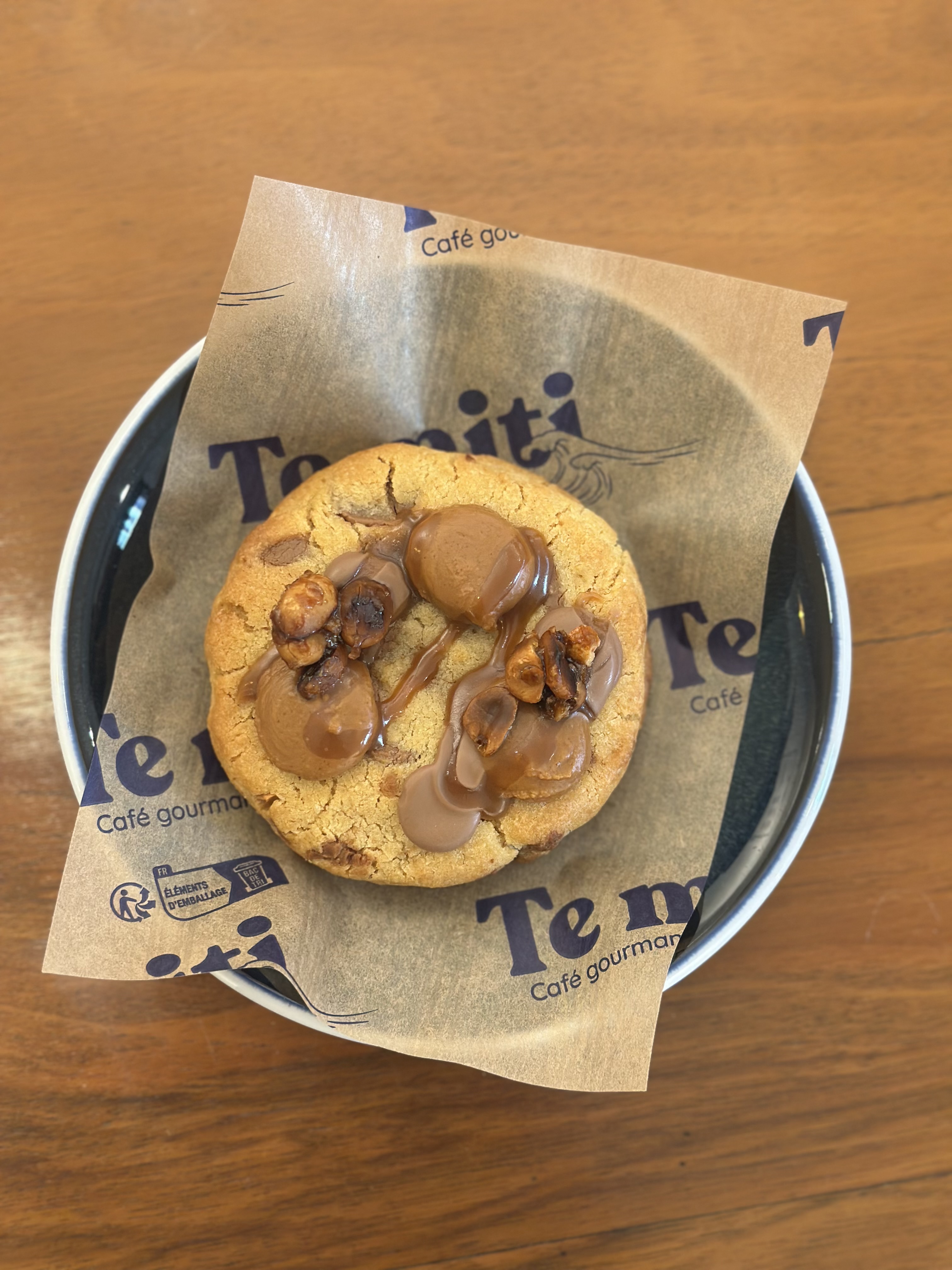 Cookie cacahuètes, caramel & chocolat au lait