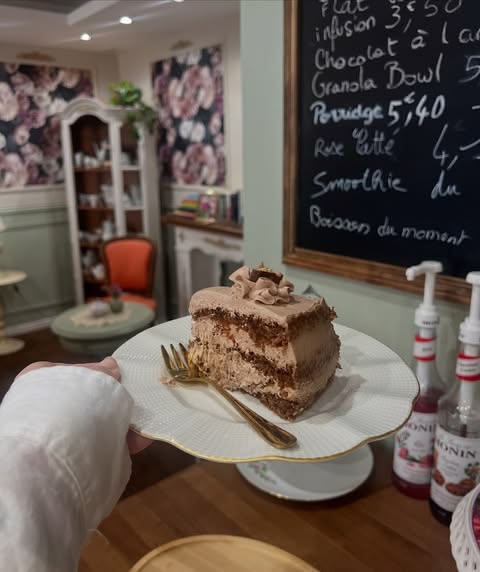 Kinder Bueno Layer Cake